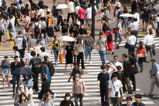 表现很是强硬！曾繁日9中5砍下14分2篮板7助攻2抢断1盖帽！